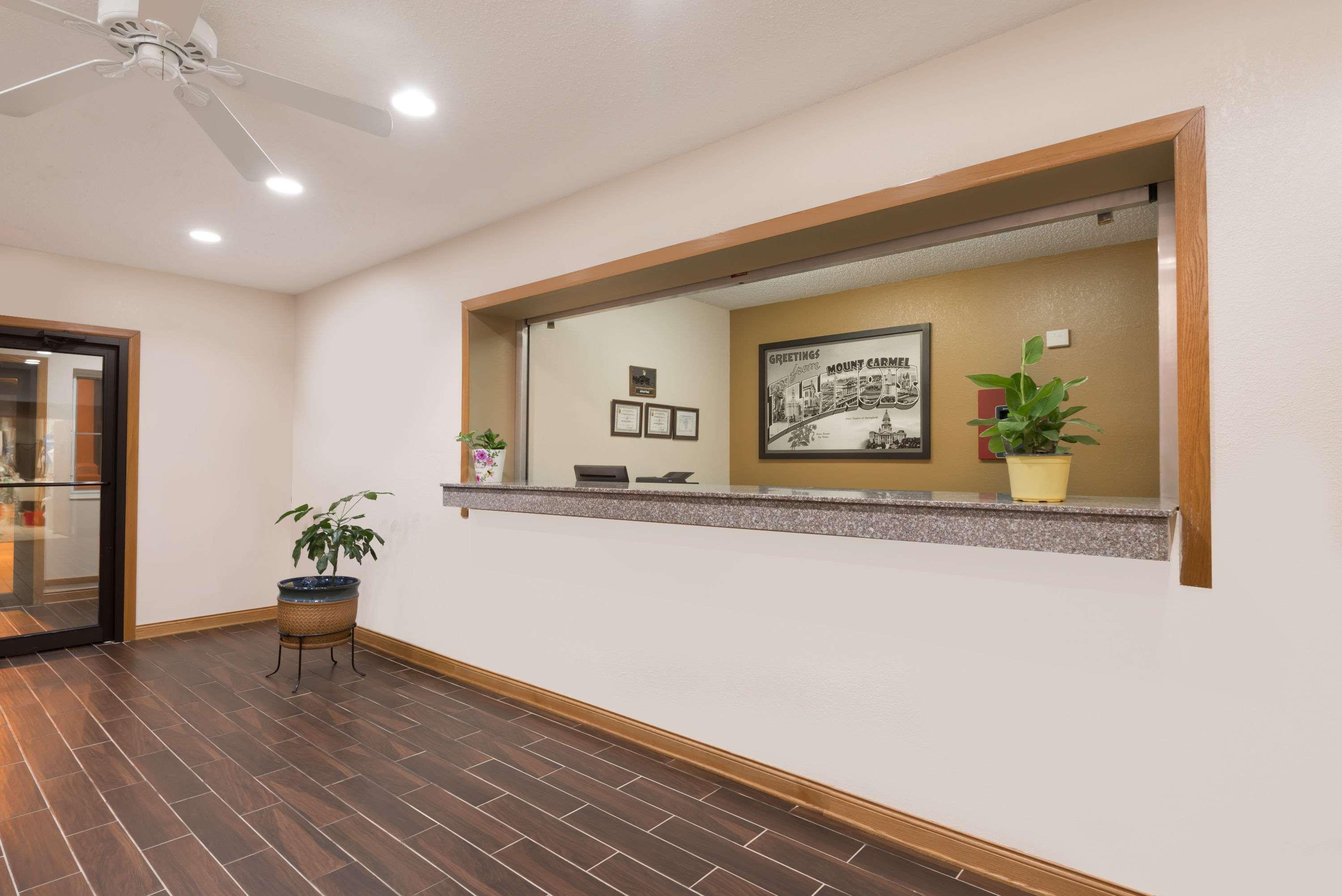 מלון Mount Carmel Super 8 By Wyndham Mt. Carmel Il מראה חיצוני תמונה